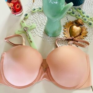 Victoria's Secret Illusions SmoothUplift Strapless/Convertible Bra with Straps